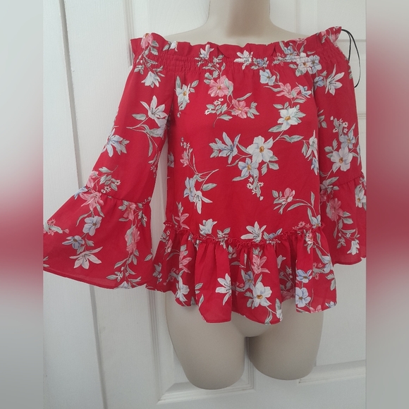 H&M Tops - H&M Bell sleeve summer top Size 4